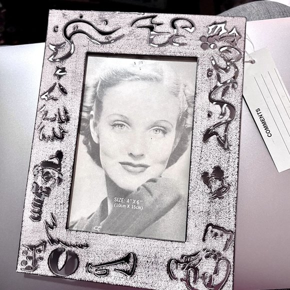 🎉HP!🎉Christmas Metal Photo Frame 4 x 6 - Picture 3 of 7